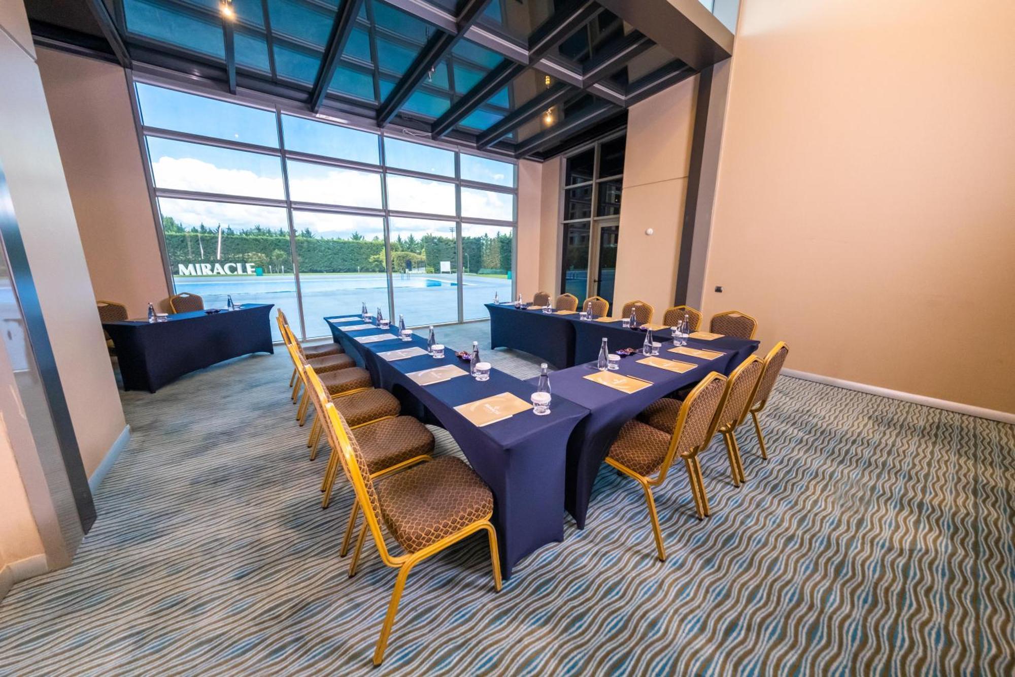 Miracle Istanbul Asia Airport Hotel & Spa Εξωτερικό φωτογραφία Meeting room