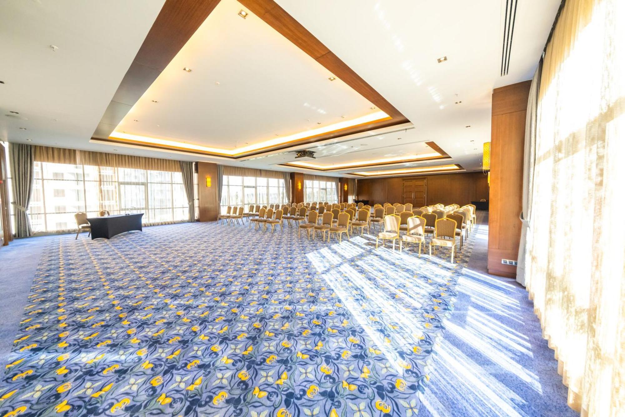Miracle Istanbul Asia Airport Hotel & Spa Εξωτερικό φωτογραφία The interior of the hotel