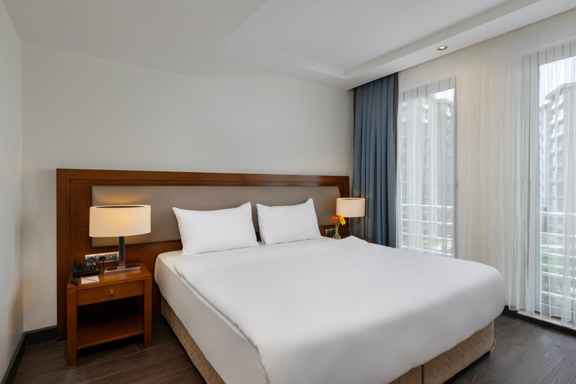 Miracle Istanbul Asia Airport Hotel & Spa Εξωτερικό φωτογραφία A bedroom at the hotel